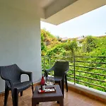 Premium 2Bhk Apartment With Pool At Candolim Beach